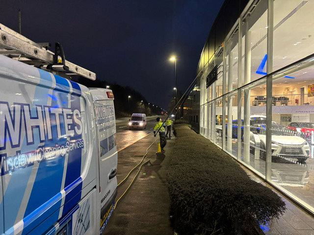 L Whites Commercial Window Cleaning