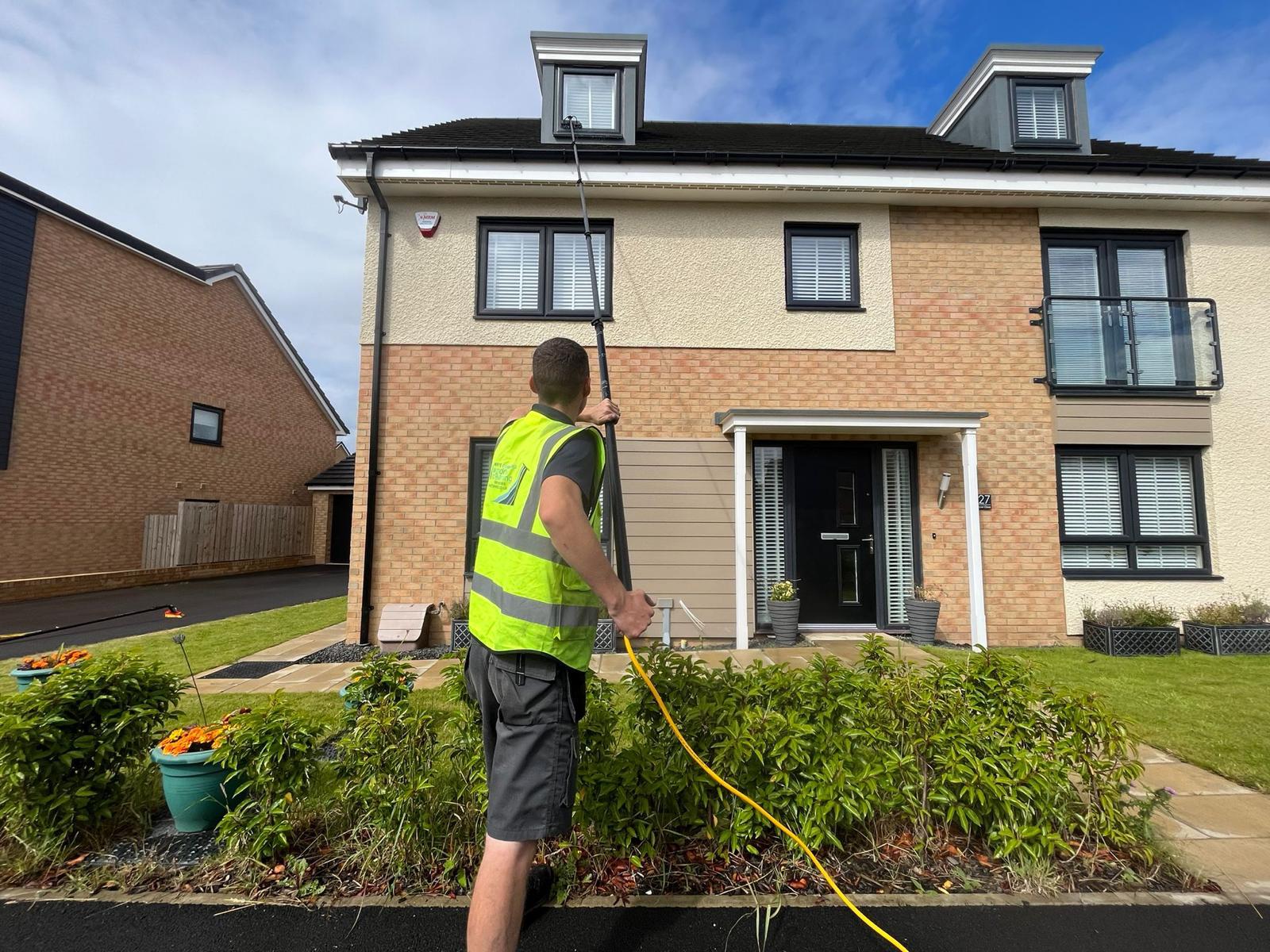 L Whites Domestic Window Cleaning