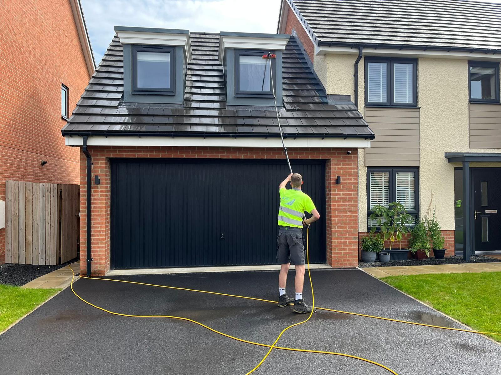 L Whites Domestic Window Cleaning