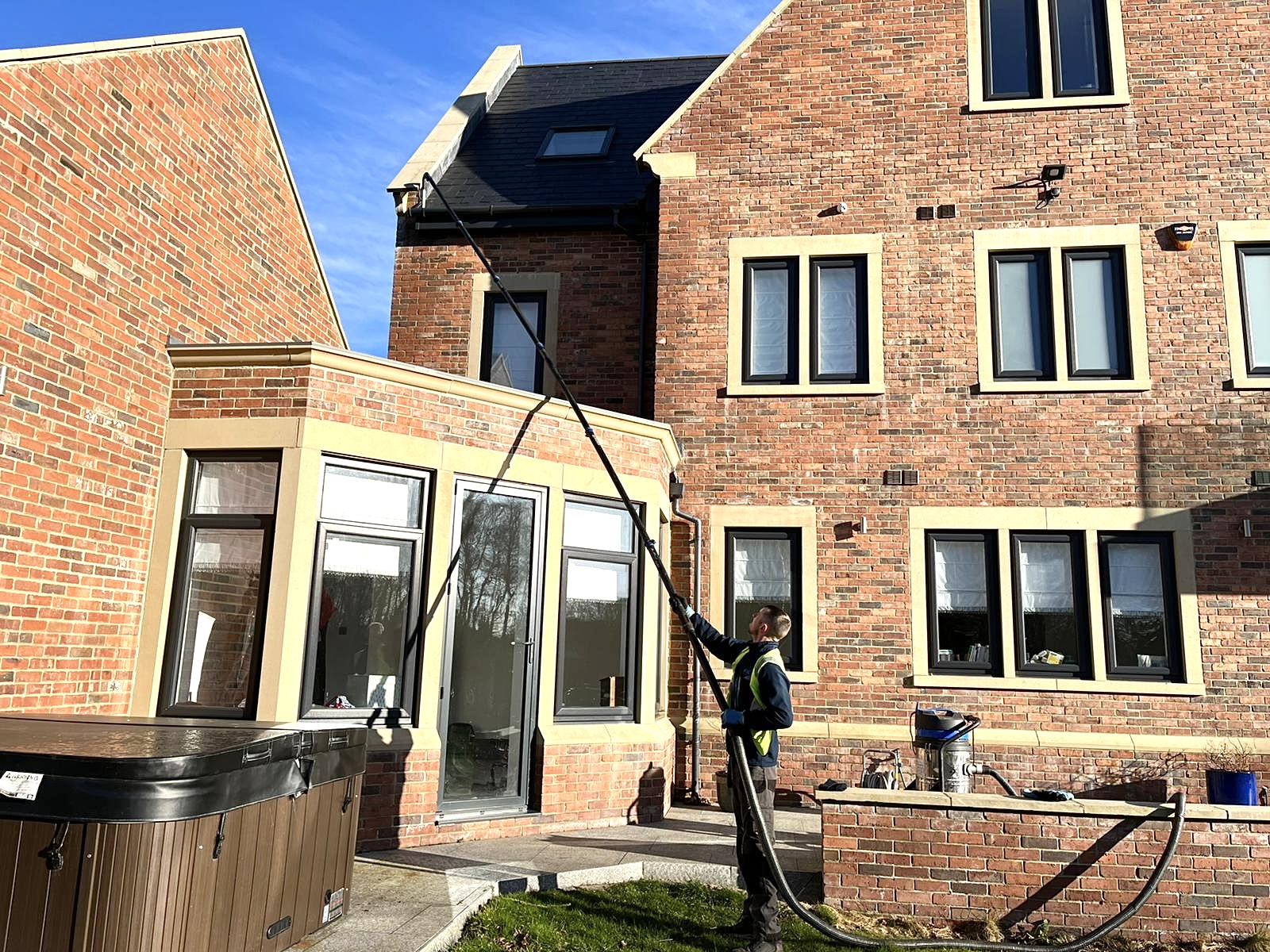 L Whites Domestic Window Cleaning