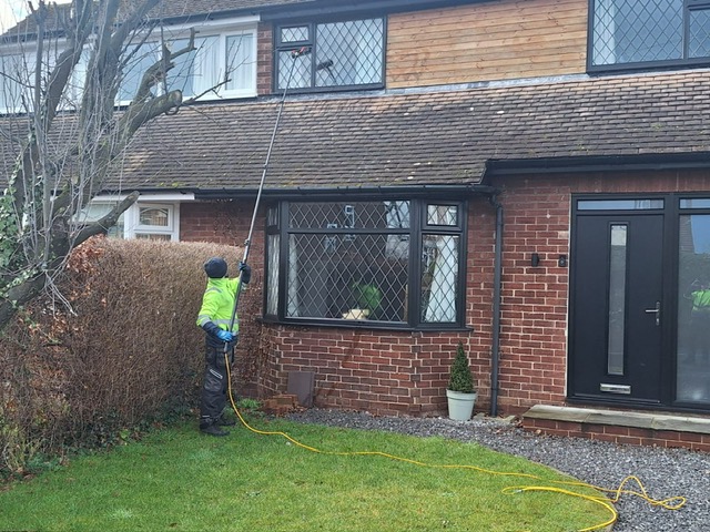 L Whites Domestic Window Cleaning